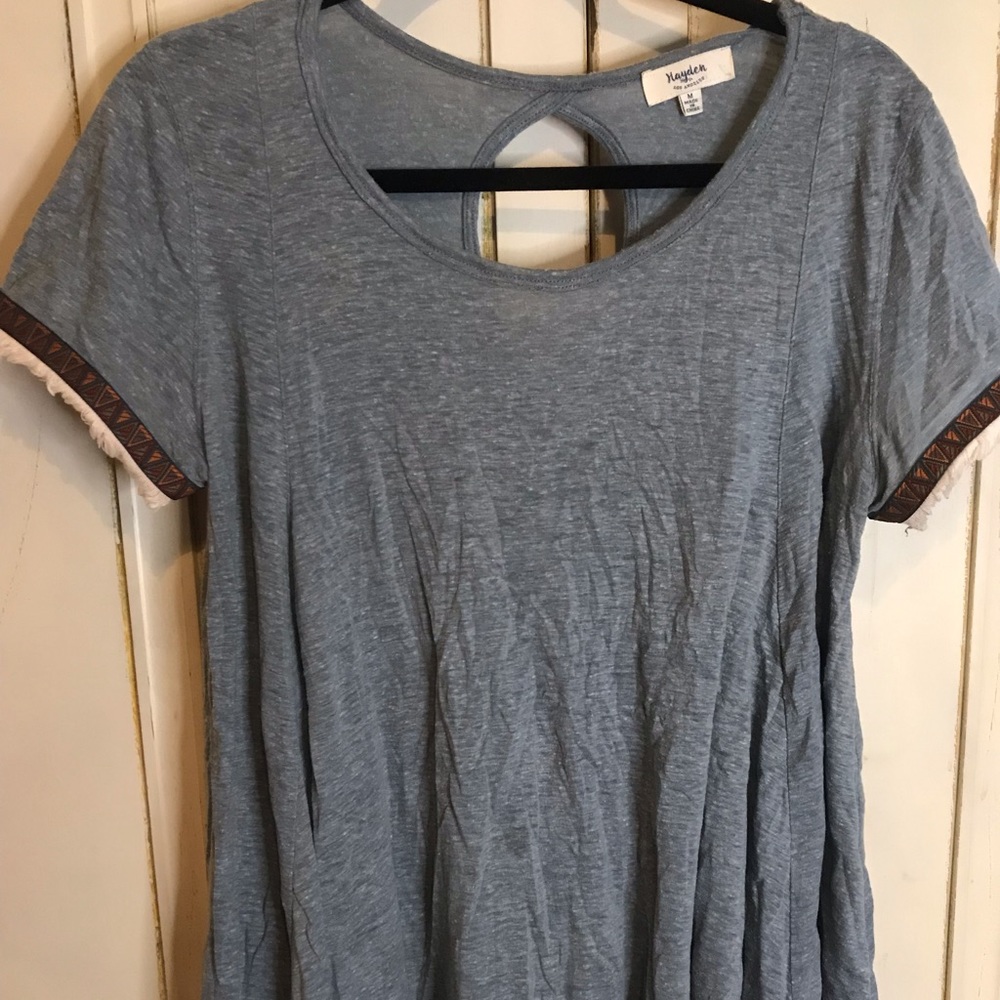 Short sleeve flowy top